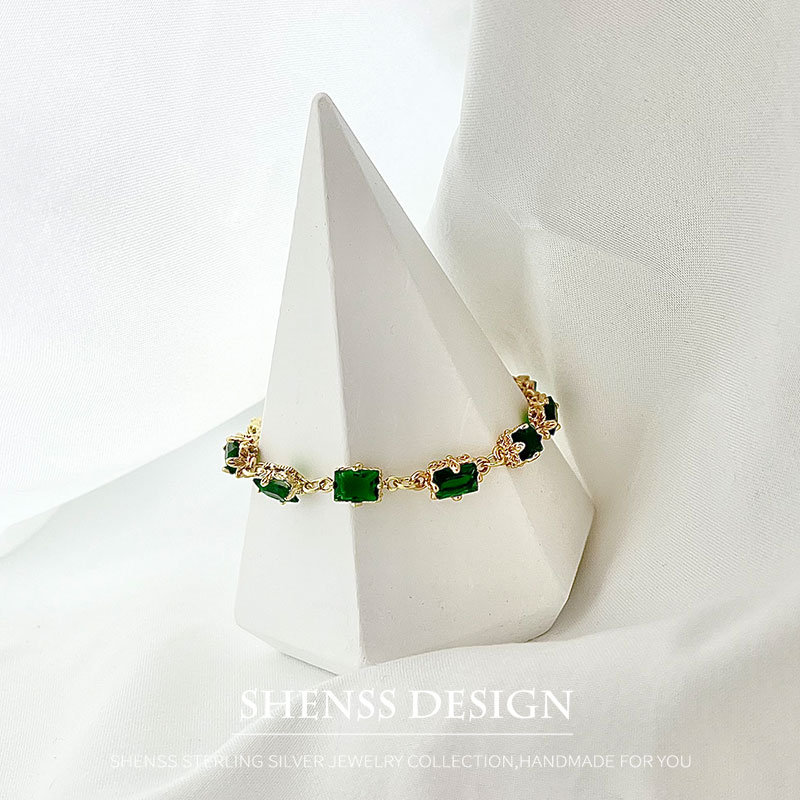 Kupfer beschichtetes 14k Zirko – Vintage Fashion Photos Bewertung und Preis