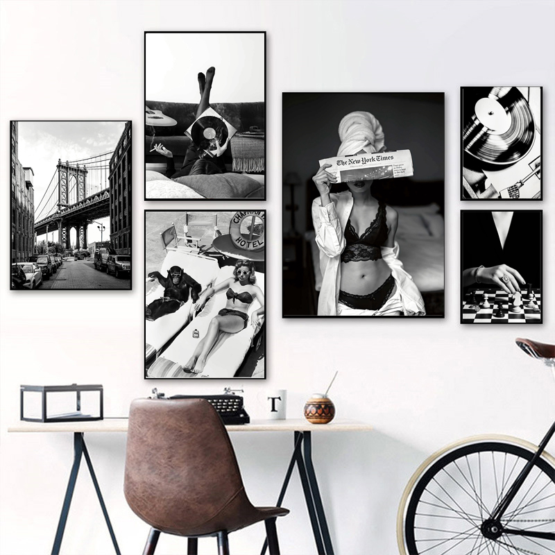 Schwarz und Weiß Vintage Wand  – Vintage Fashion Sketches Bewertung und Preis